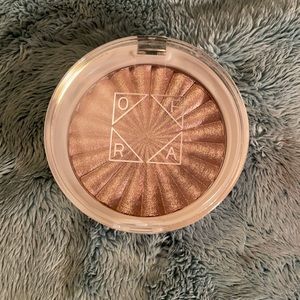 OFRA highlighter in Covent Garden